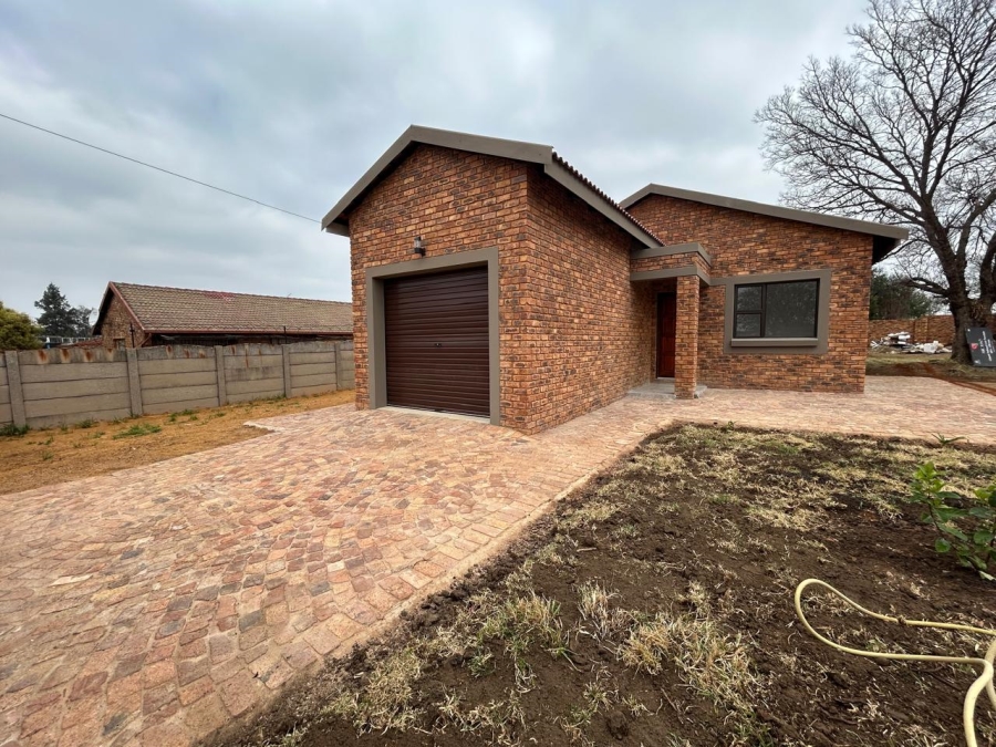 3 Bedroom Property for Sale in Dersley Gauteng