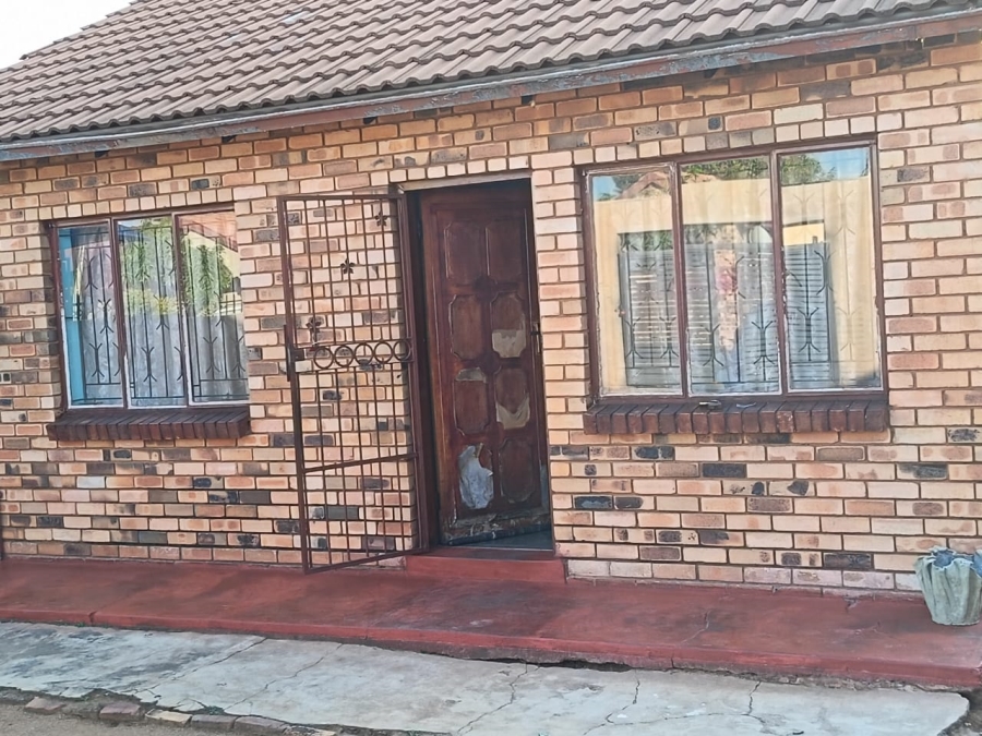2 Bedroom Property for Sale in Soshanguve FF Gauteng