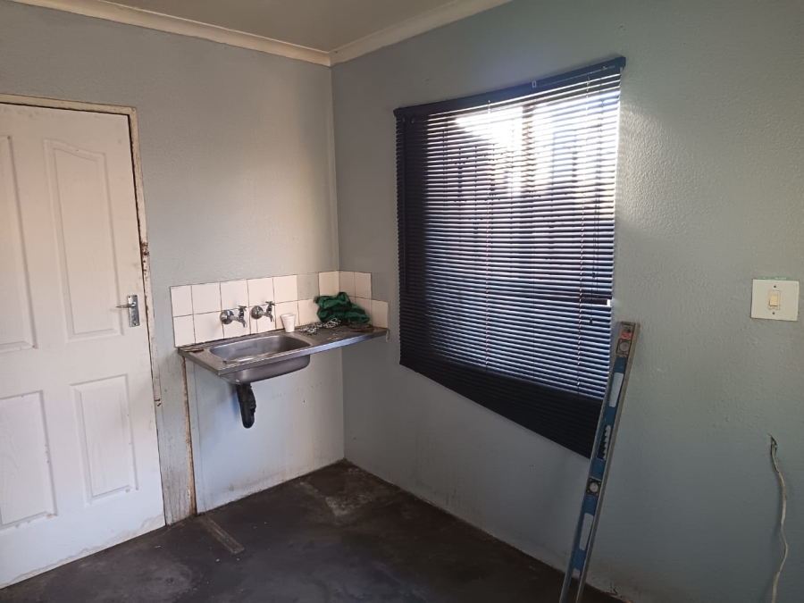 2 Bedroom Property for Sale in Soshanguve FF Gauteng