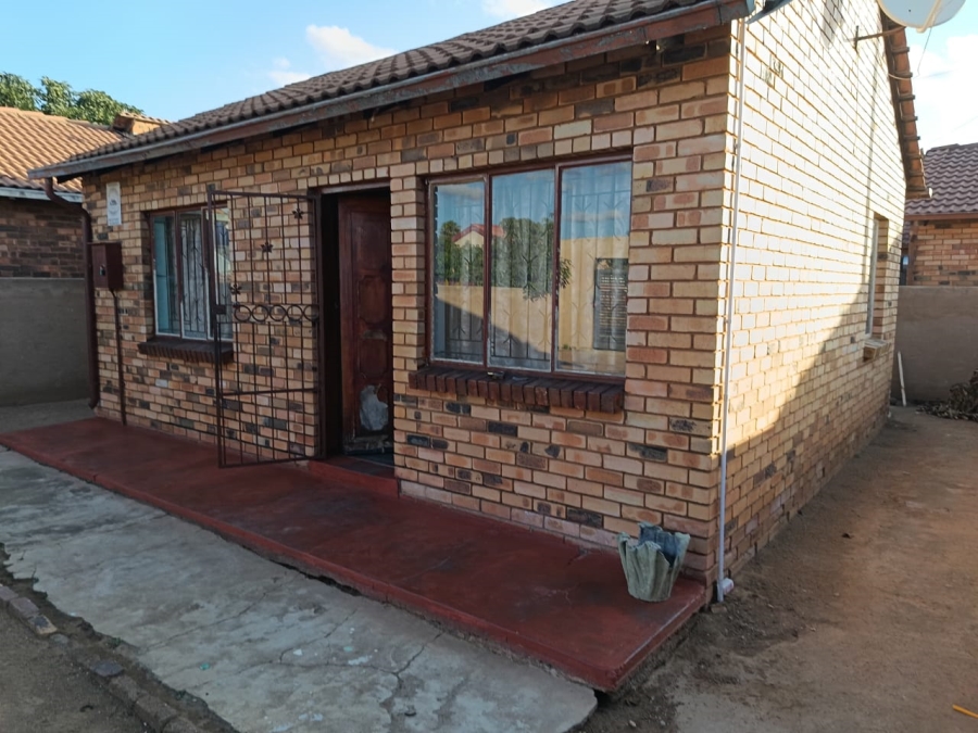 2 Bedroom Property for Sale in Soshanguve FF Gauteng