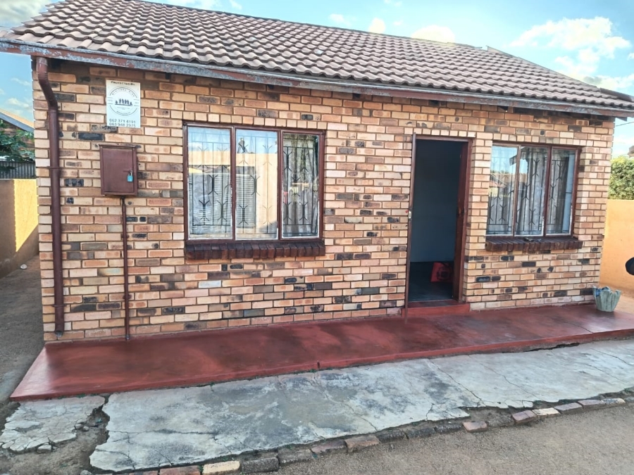 2 Bedroom Property for Sale in Soshanguve FF Gauteng