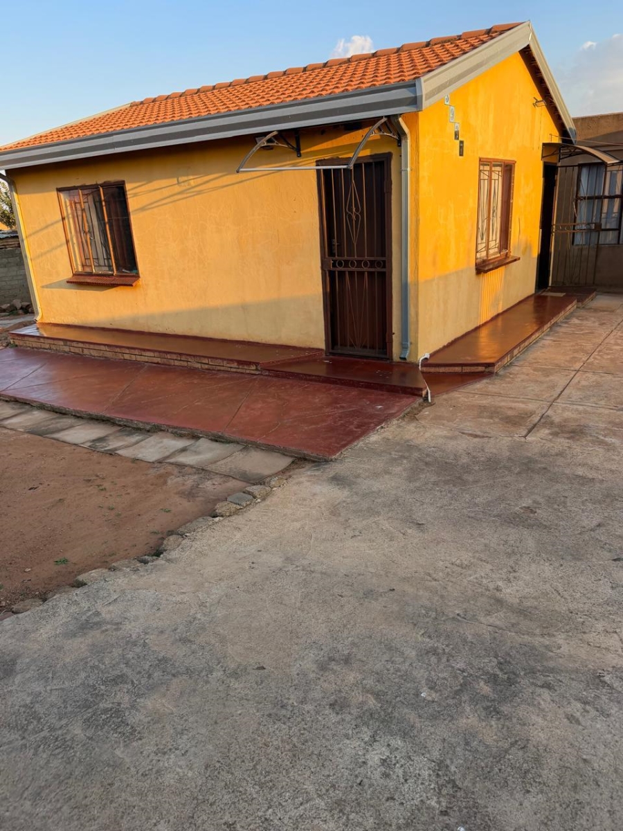 2 Bedroom Property for Sale in Lotus Gardens Gauteng