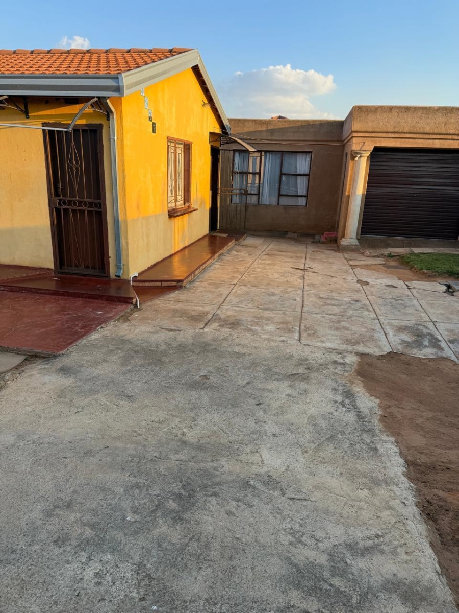 2 Bedroom Property for Sale in Lotus Gardens Gauteng