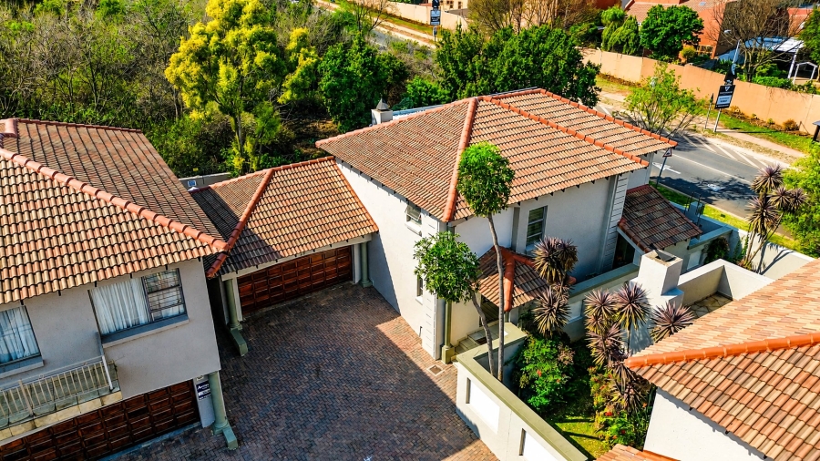 3 Bedroom Property for Sale in Faerie Glen Gauteng