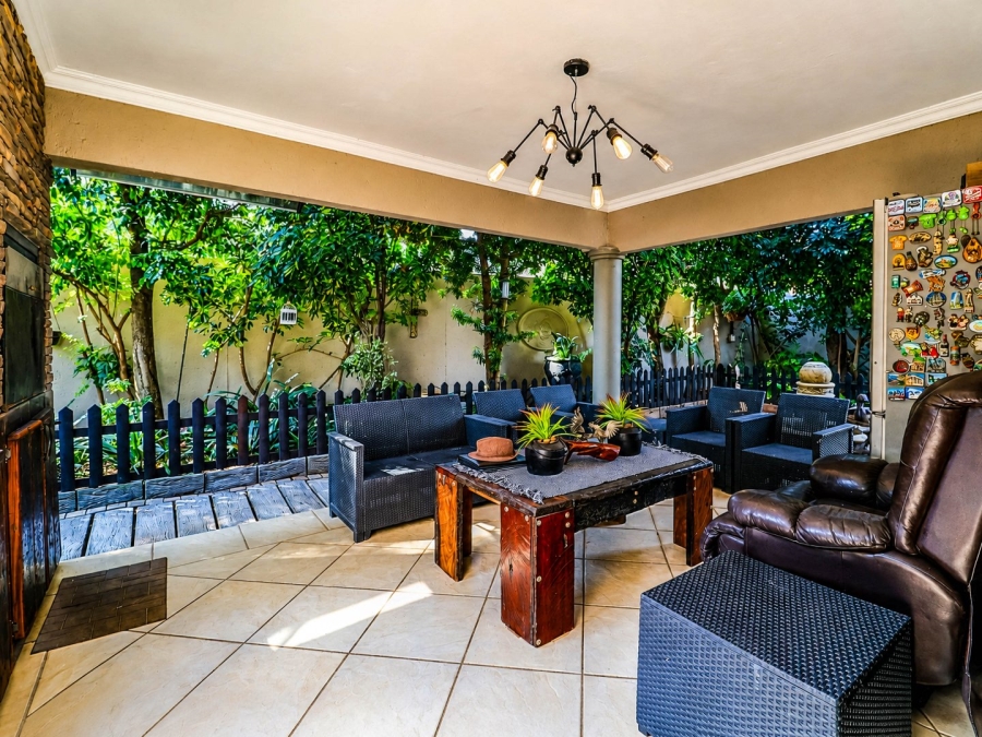 3 Bedroom Property for Sale in Faerie Glen Gauteng