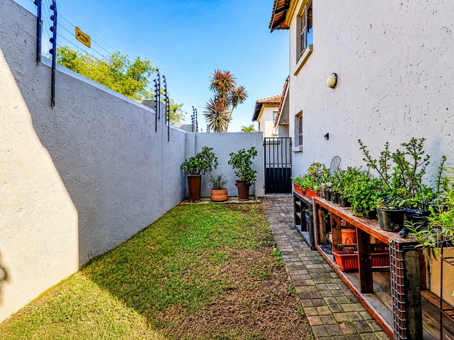 3 Bedroom Property for Sale in Faerie Glen Gauteng