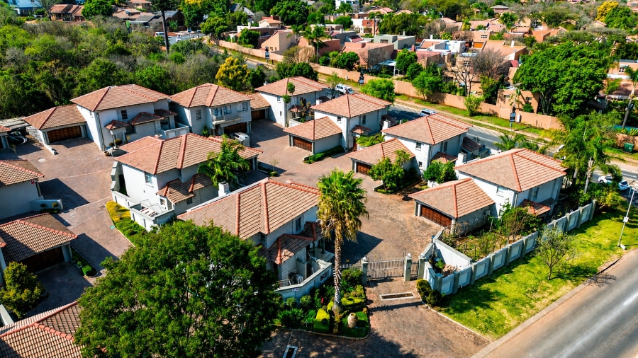 3 Bedroom Property for Sale in Faerie Glen Gauteng