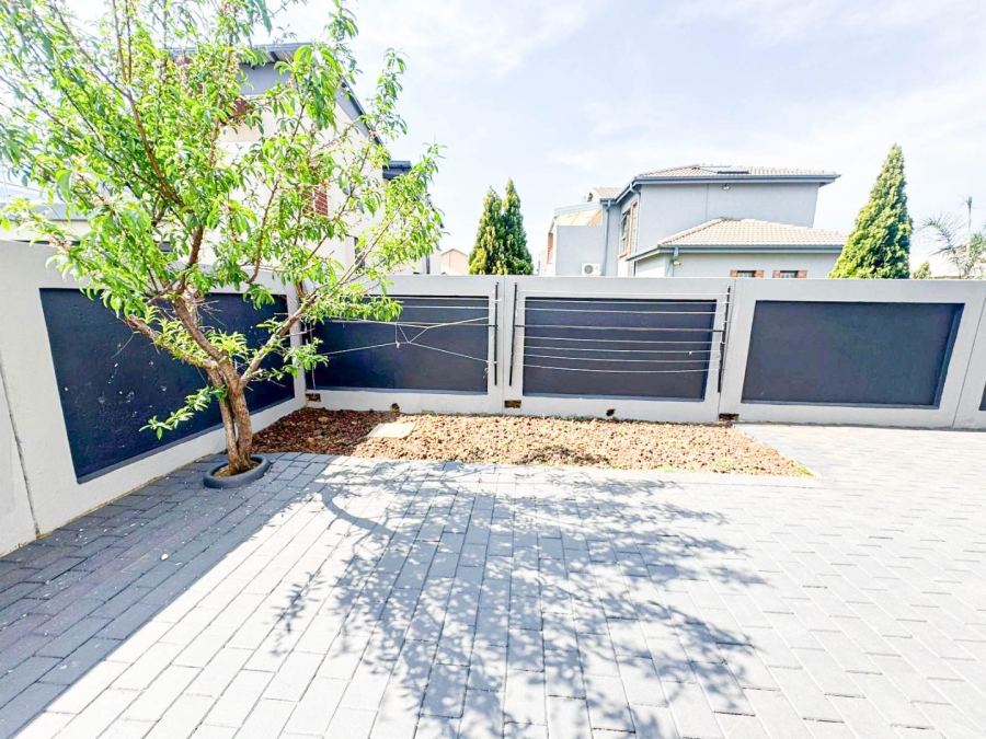To Let 4 Bedroom Property for Rent in Zambezi Manor Lifestyle Estate Gauteng