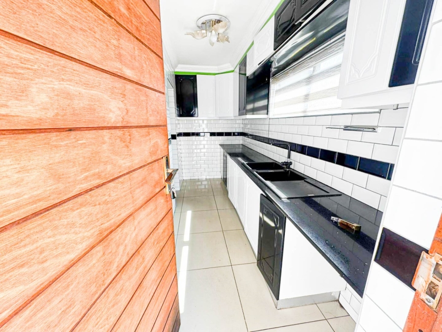 To Let 4 Bedroom Property for Rent in Zambezi Manor Lifestyle Estate Gauteng