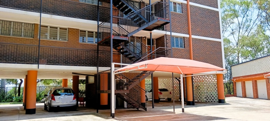 To Let 1 Bedroom Property for Rent in Groenkloof Gauteng