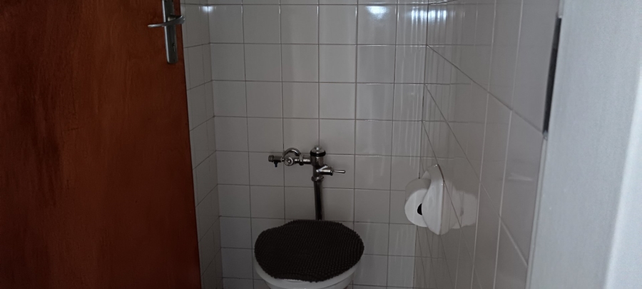 To Let 1 Bedroom Property for Rent in Groenkloof Gauteng