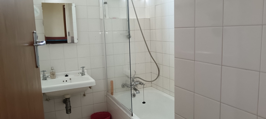 To Let 1 Bedroom Property for Rent in Groenkloof Gauteng