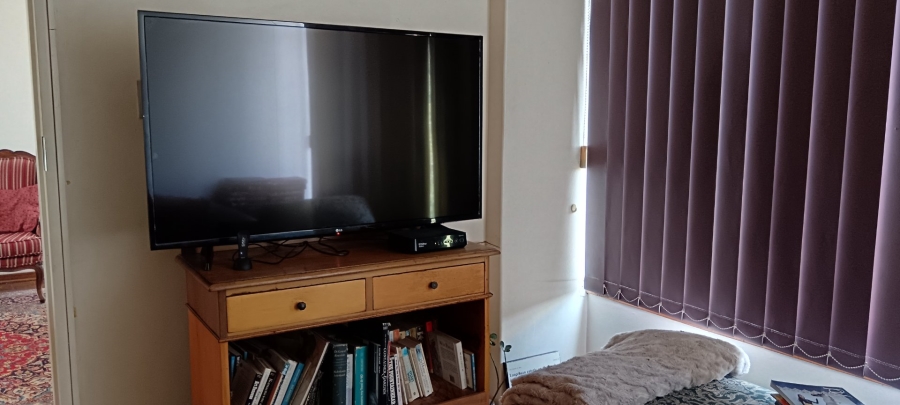 To Let 1 Bedroom Property for Rent in Groenkloof Gauteng
