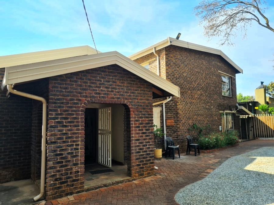 5 Bedroom Property for Sale in Clubview Gauteng