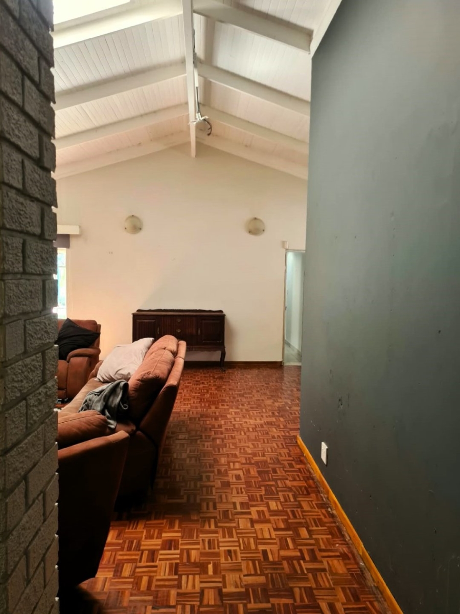 5 Bedroom Property for Sale in Clubview Gauteng