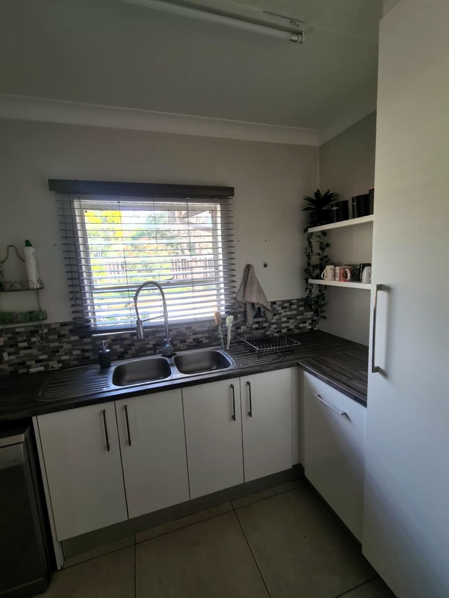 5 Bedroom Property for Sale in Clubview Gauteng
