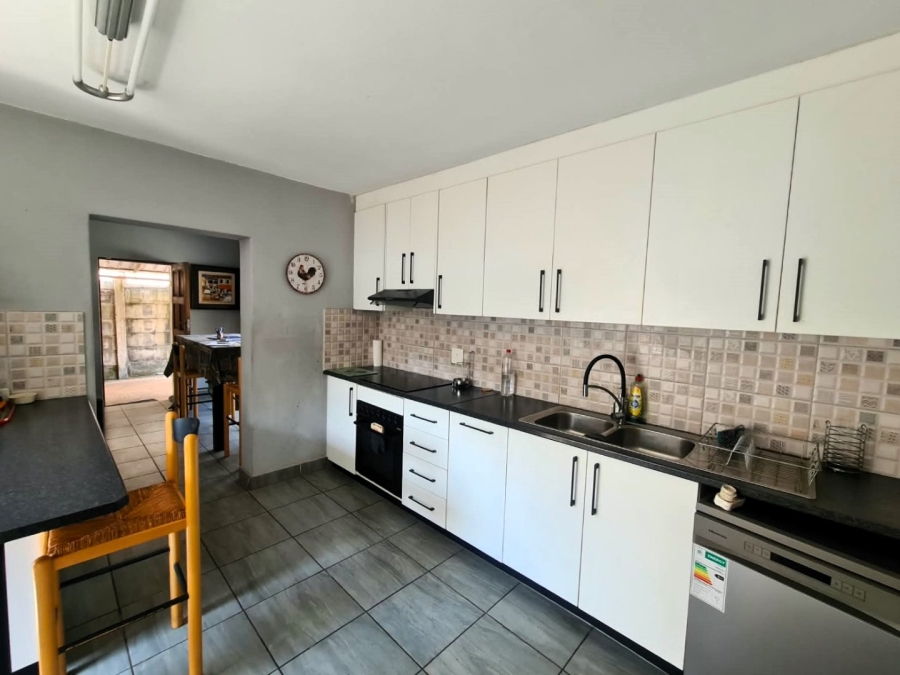 5 Bedroom Property for Sale in Clubview Gauteng