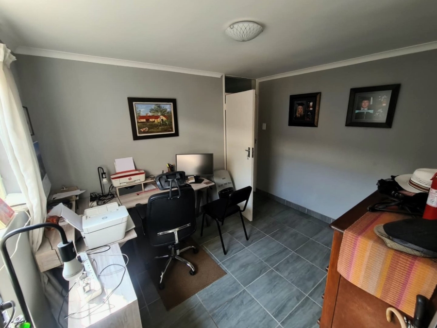 5 Bedroom Property for Sale in Clubview Gauteng