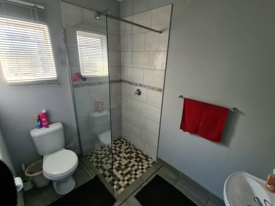 5 Bedroom Property for Sale in Clubview Gauteng