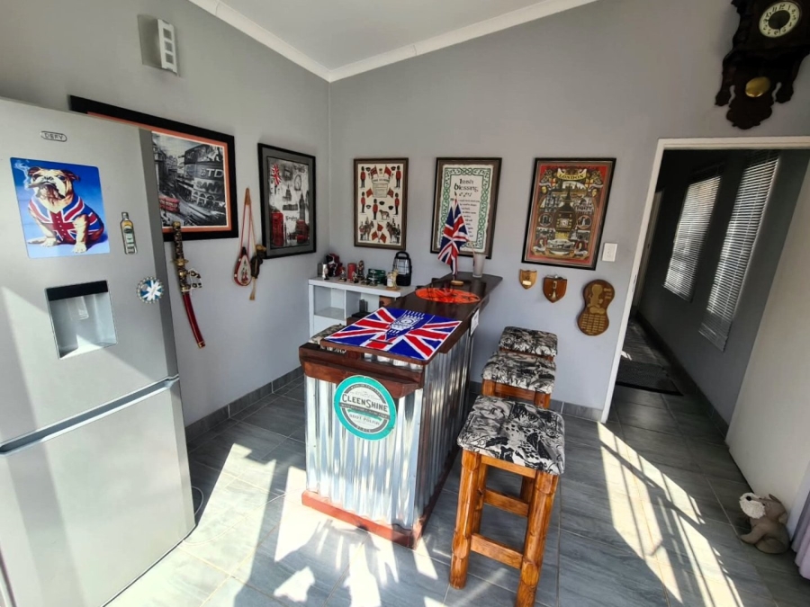 5 Bedroom Property for Sale in Clubview Gauteng