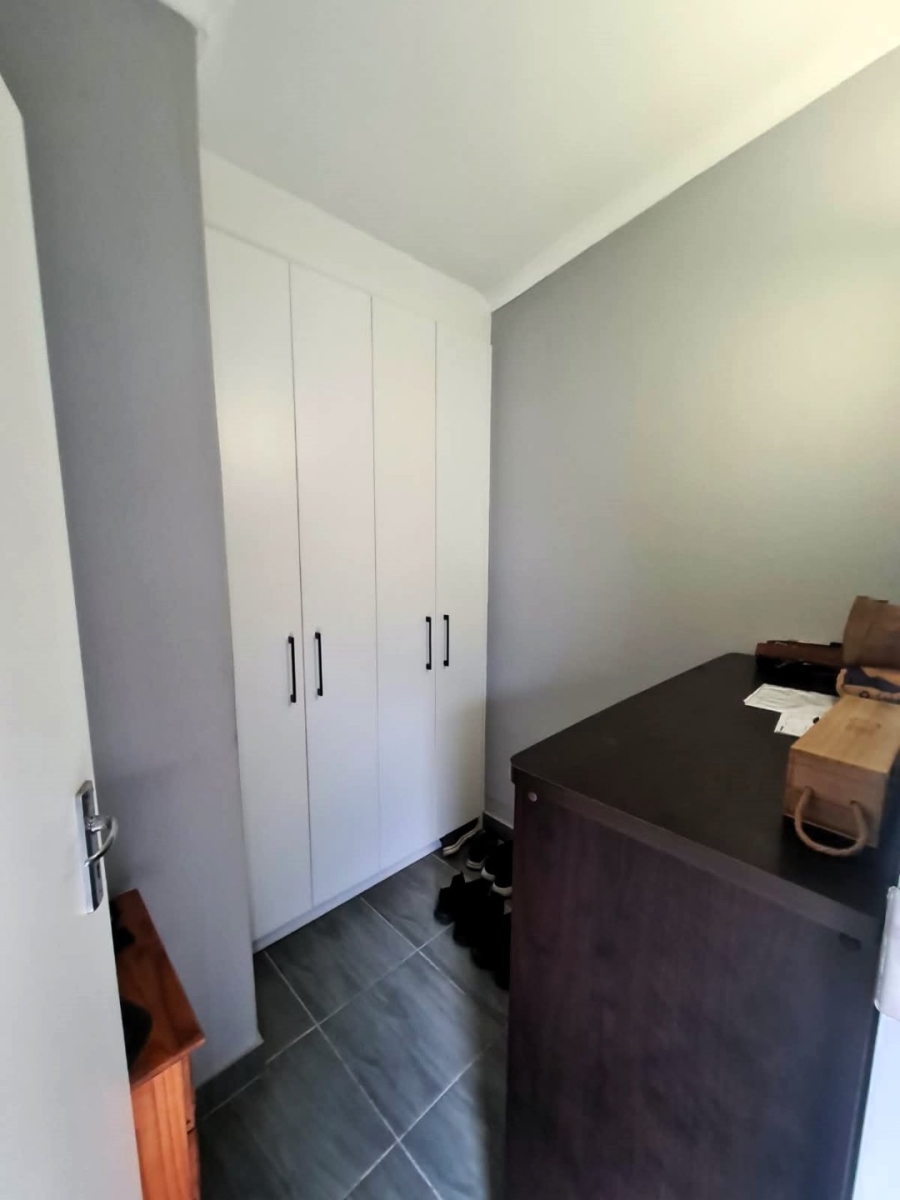 5 Bedroom Property for Sale in Clubview Gauteng