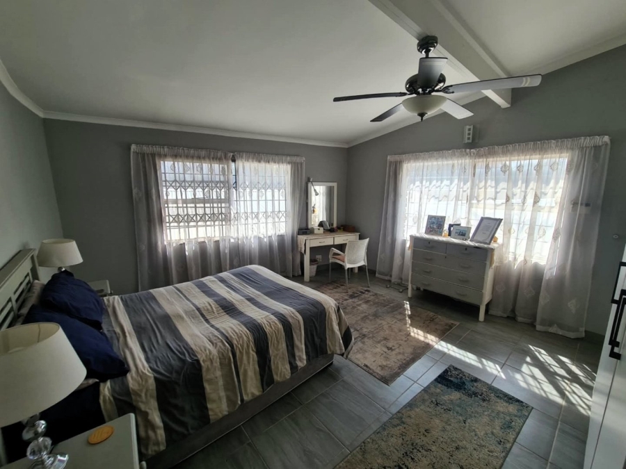 5 Bedroom Property for Sale in Clubview Gauteng