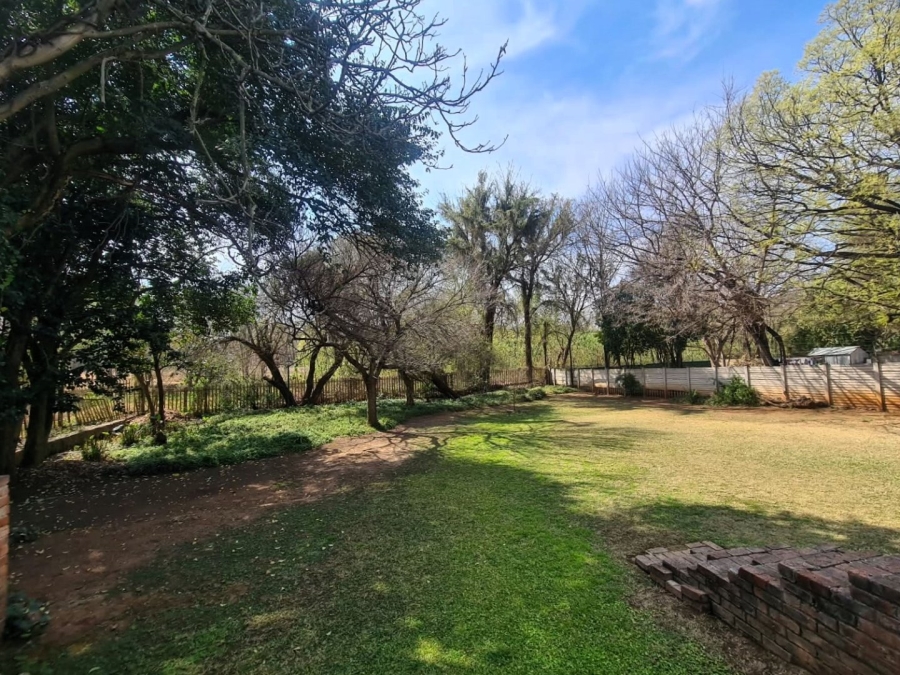 5 Bedroom Property for Sale in Clubview Gauteng
