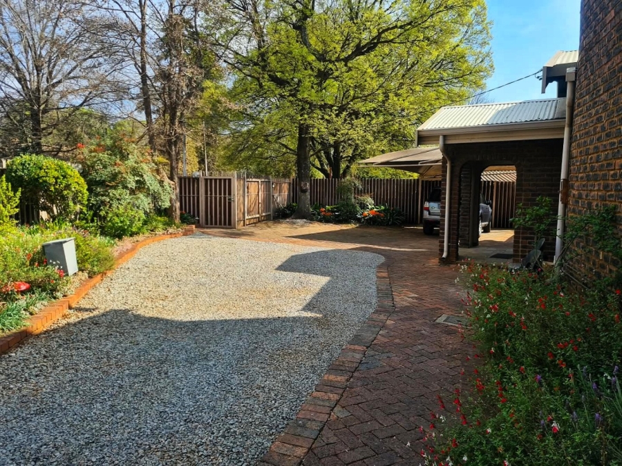 5 Bedroom Property for Sale in Clubview Gauteng