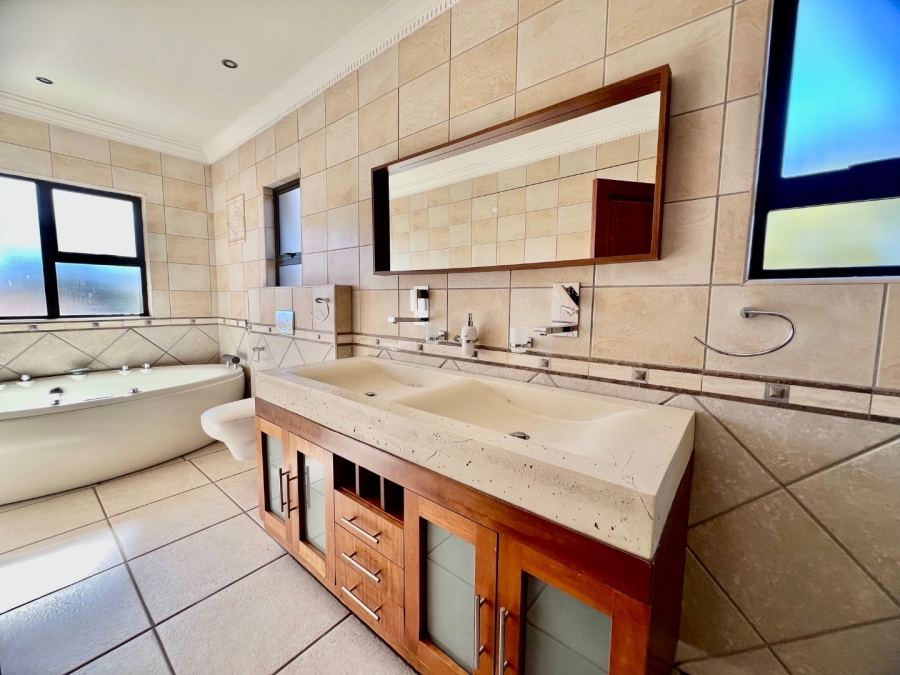 To Let 3 Bedroom Property for Rent in Silverwoods Country Estate Gauteng