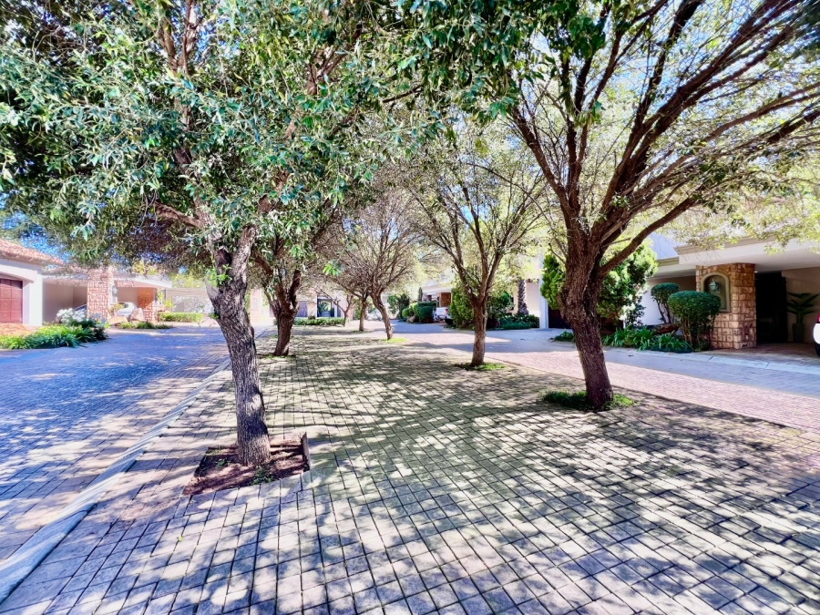 To Let 3 Bedroom Property for Rent in Silverwoods Country Estate Gauteng