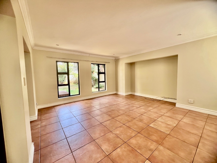 To Let 4 Bedroom Property for Rent in Silver Lakes Golf Estate Gauteng