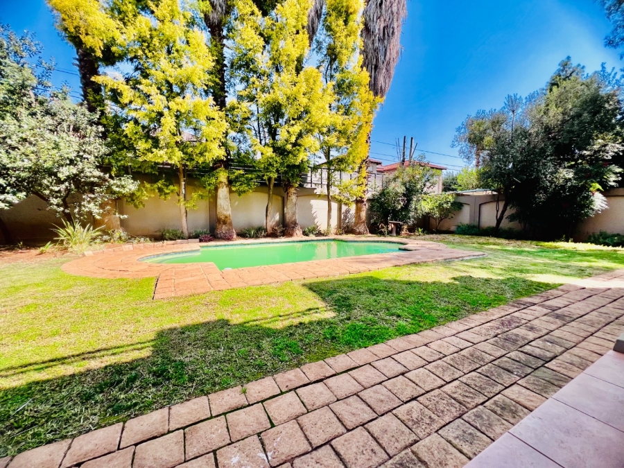 To Let 4 Bedroom Property for Rent in Silver Lakes Golf Estate Gauteng