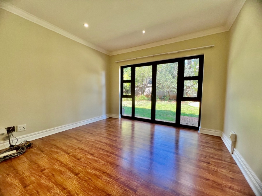 To Let 4 Bedroom Property for Rent in Silver Lakes Golf Estate Gauteng