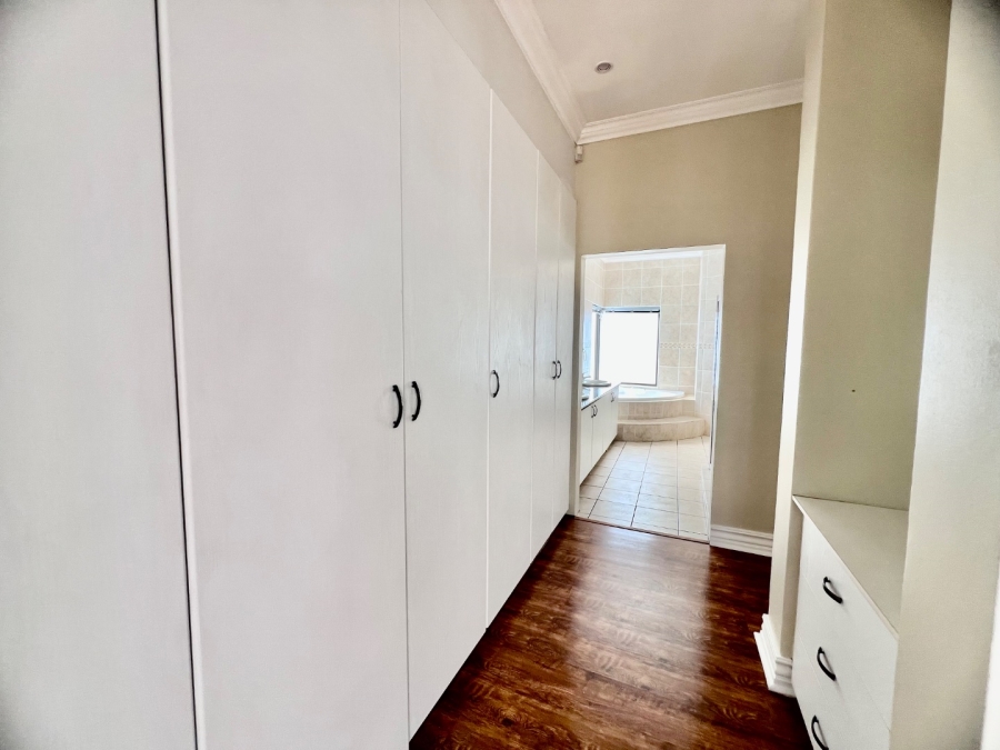 To Let 4 Bedroom Property for Rent in Silver Lakes Golf Estate Gauteng