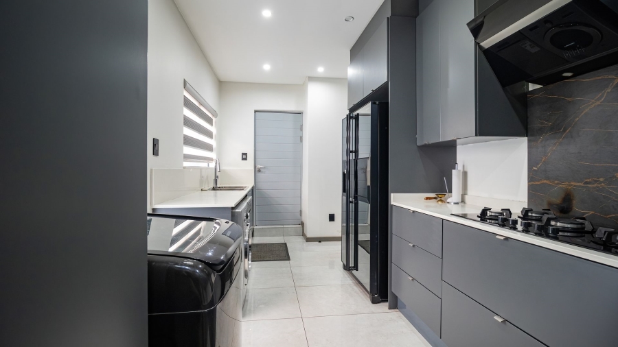 4 Bedroom Property for Sale in Eye of Africa Gauteng