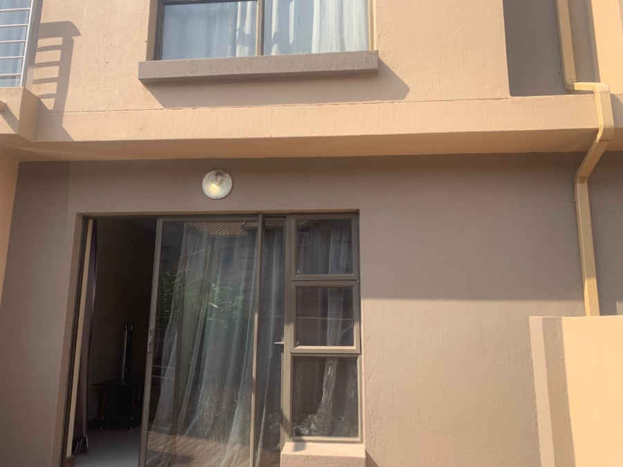 4 Bedroom Property for Sale in Raslouw Gardens Gauteng