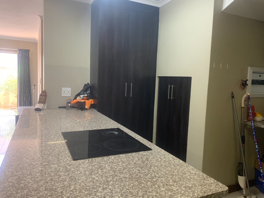 4 Bedroom Property for Sale in Raslouw Gardens Gauteng