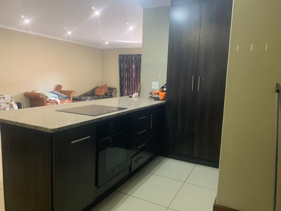 4 Bedroom Property for Sale in Raslouw Gardens Gauteng