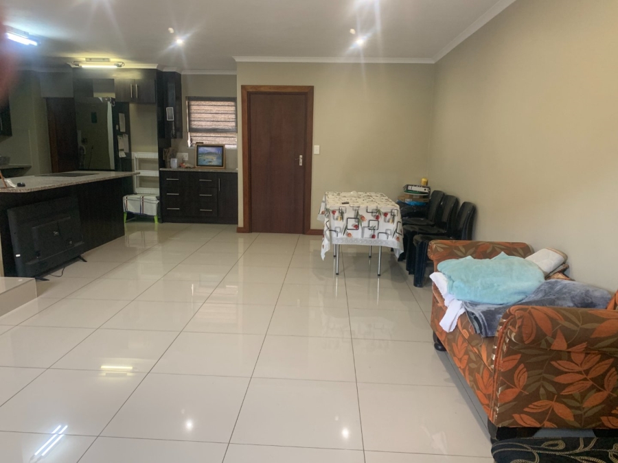 4 Bedroom Property for Sale in Raslouw Gardens Gauteng