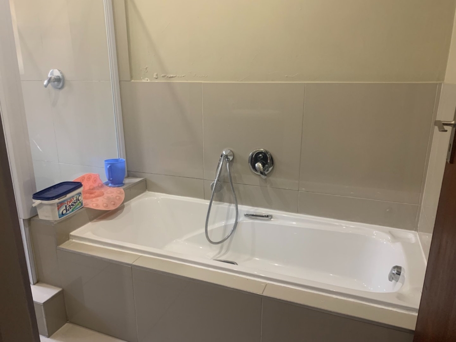 4 Bedroom Property for Sale in Raslouw Gardens Gauteng