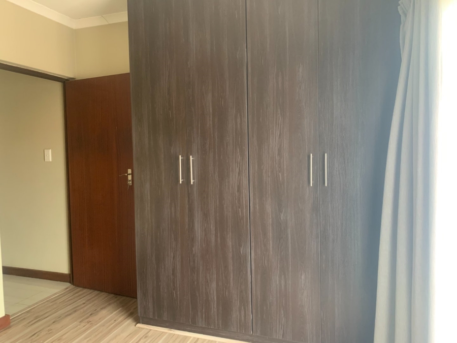 4 Bedroom Property for Sale in Raslouw Gardens Gauteng