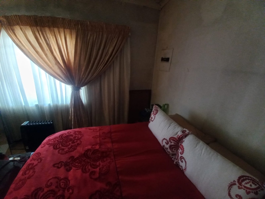 2 Bedroom Property for Sale in Zonkezizwe Gauteng