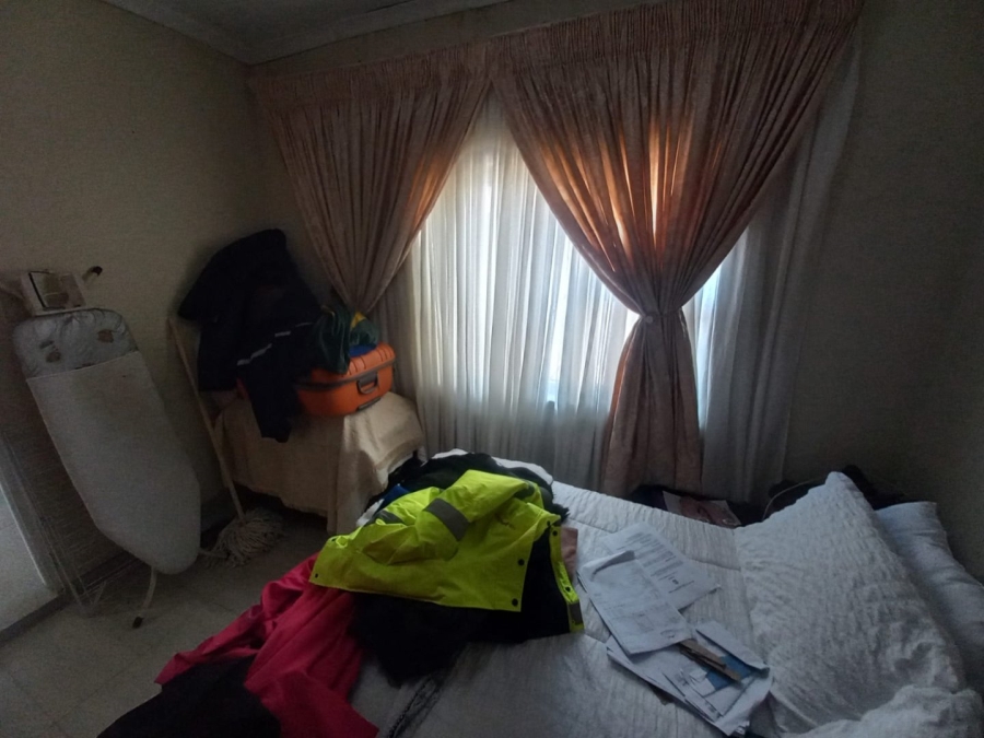 2 Bedroom Property for Sale in Zonkezizwe Gauteng