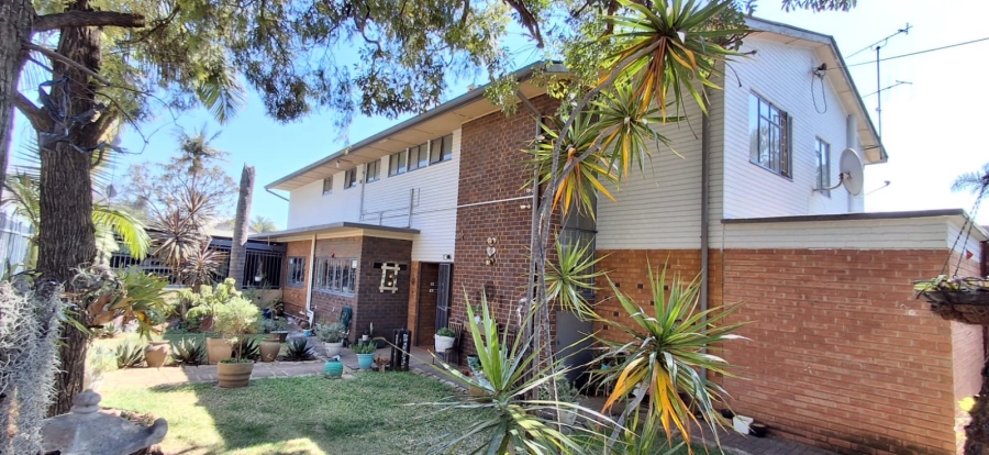 5 Bedroom Property for Sale in Pretoria Gardens Gauteng