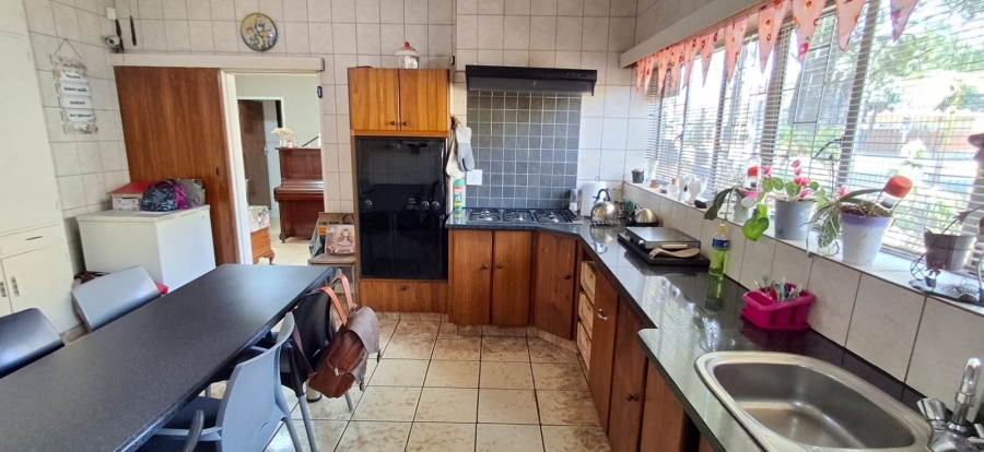 5 Bedroom Property for Sale in Pretoria Gardens Gauteng