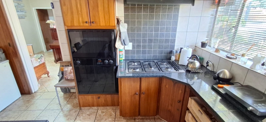 5 Bedroom Property for Sale in Pretoria Gardens Gauteng