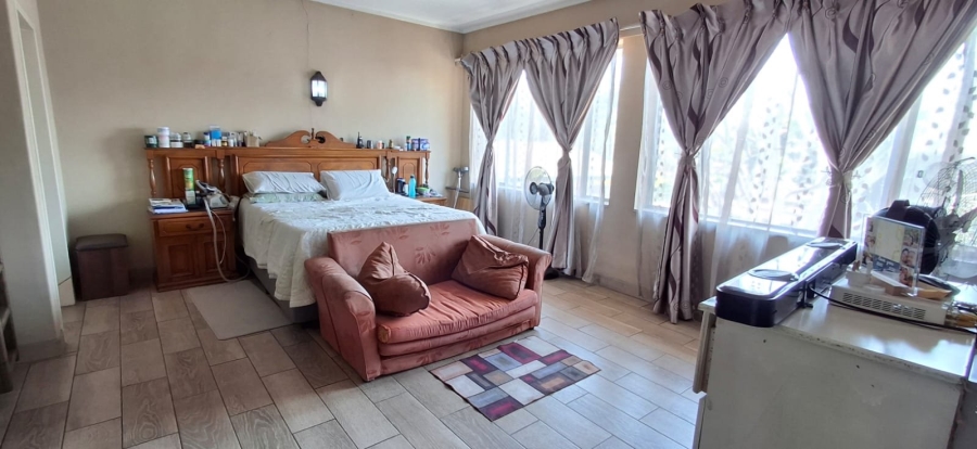 5 Bedroom Property for Sale in Pretoria Gardens Gauteng