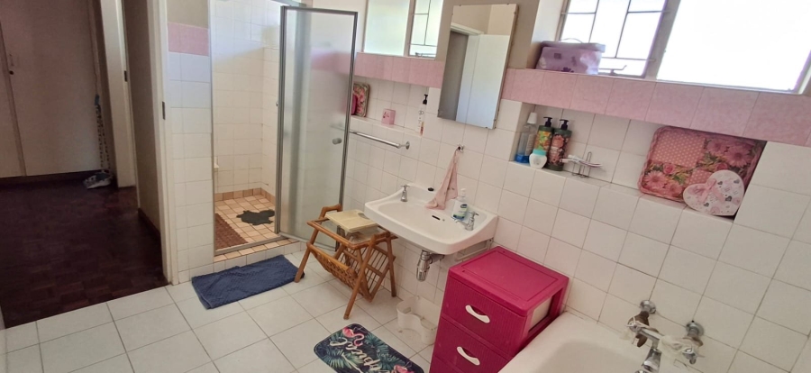 5 Bedroom Property for Sale in Pretoria Gardens Gauteng