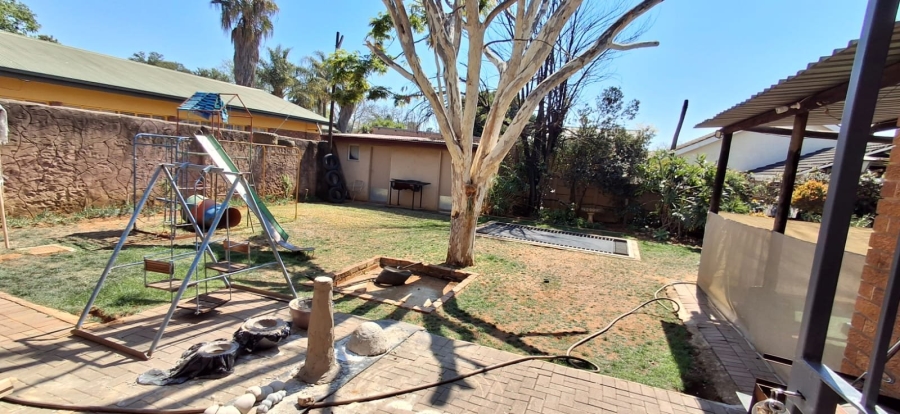 5 Bedroom Property for Sale in Pretoria Gardens Gauteng
