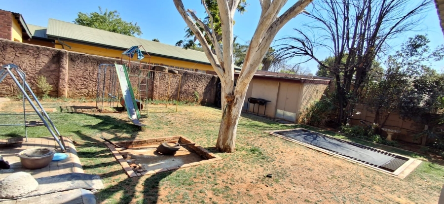 5 Bedroom Property for Sale in Pretoria Gardens Gauteng